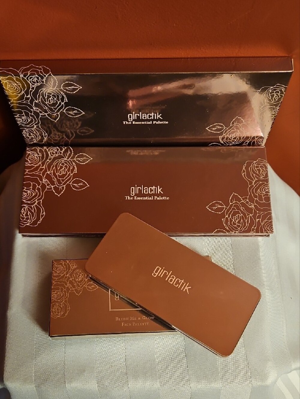 Girlactik Warm Neutral Eyeshadow Palette & Blush Me Light - Picture 3 of 3